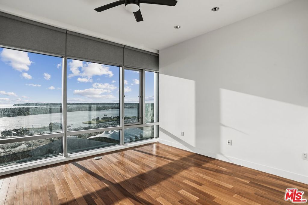 Image 20 of property listing at 165 6th Avenue 2803, San Diego, CA 92101