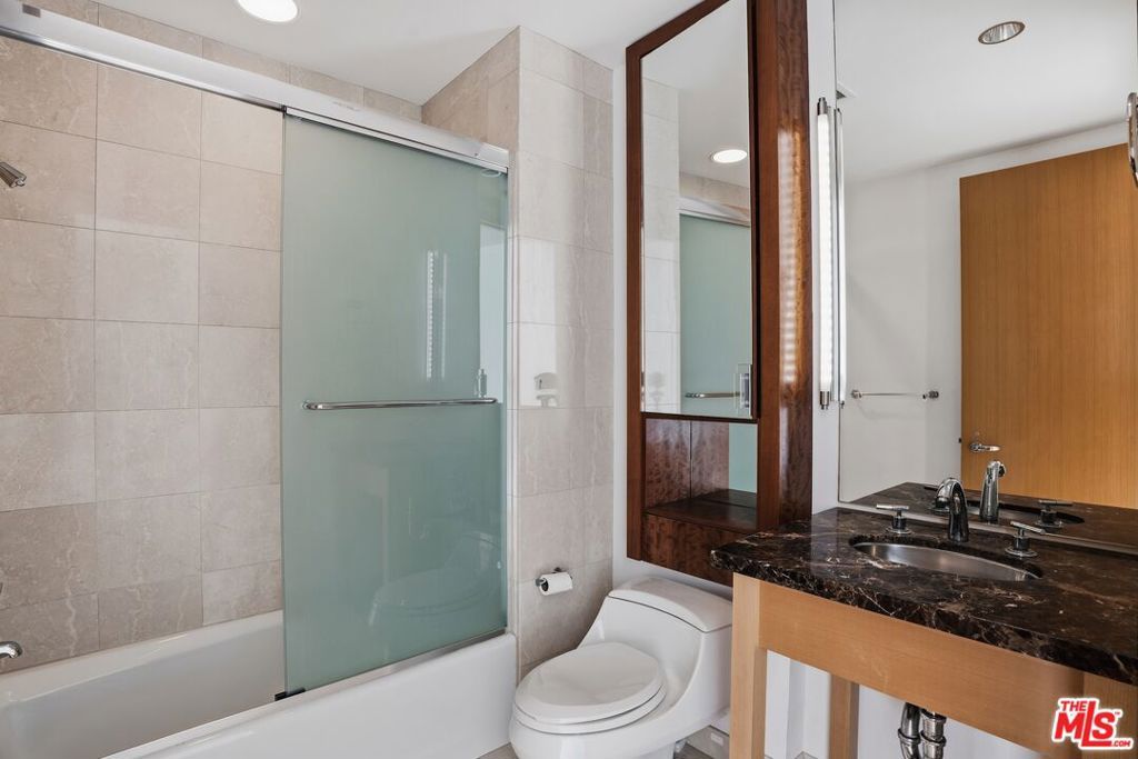 Image 27 of property listing at 165 6th Avenue 2803, San Diego, CA 92101