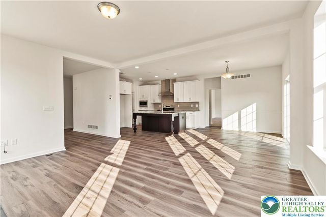 1522 Corkscrew Drive 6, Bushkill Twp, PA 18091