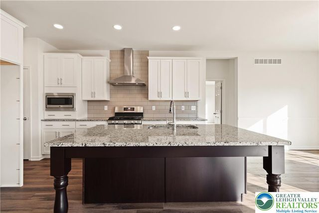 1522 Corkscrew Drive 6, Bushkill Twp, PA 18091