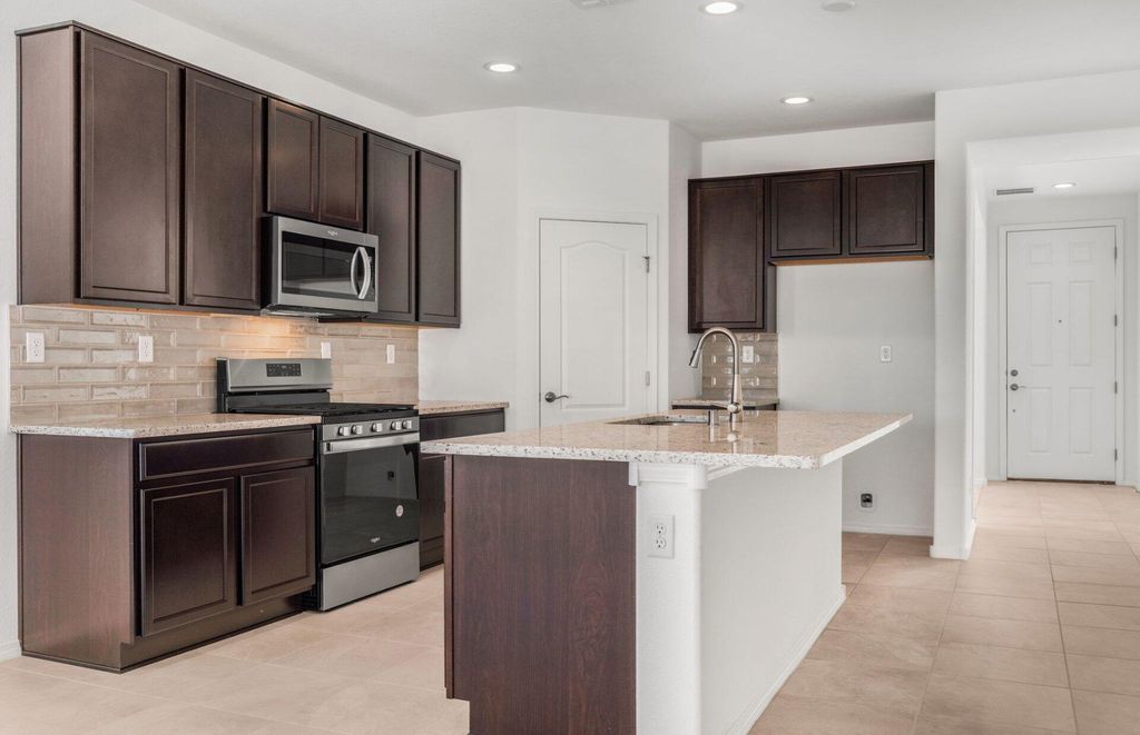 Image 13 of property listing at 3108 Alicia Road NE, Rio Rancho, NM 87144