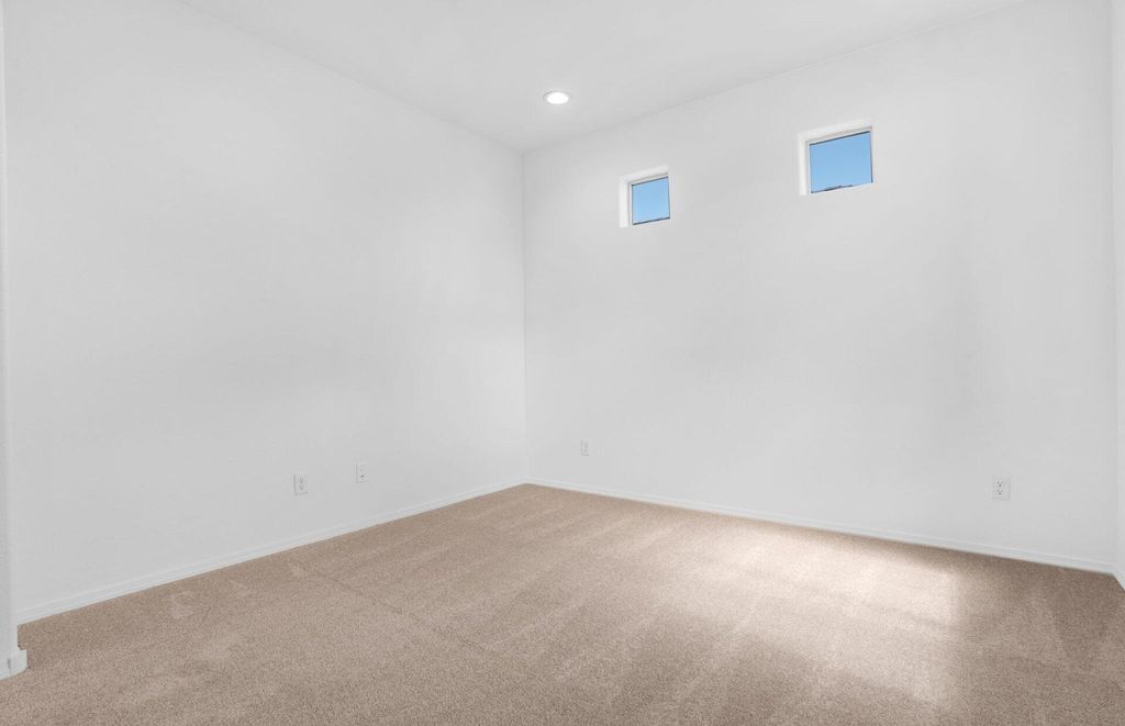 Image 9 of property listing at 3108 Alicia Road NE, Rio Rancho, NM 87144