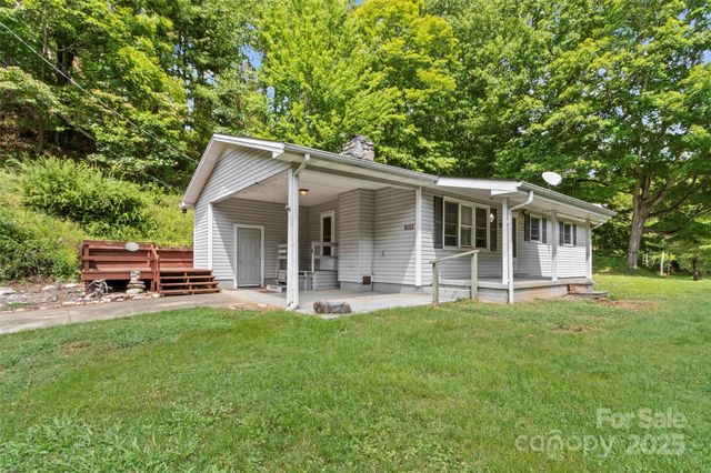 5511 State Hwy 197 S Highway, Burnsville, NC 28714