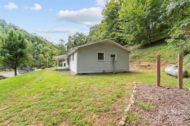 5511 State Hwy 197 S Highway, Burnsville, NC 28714