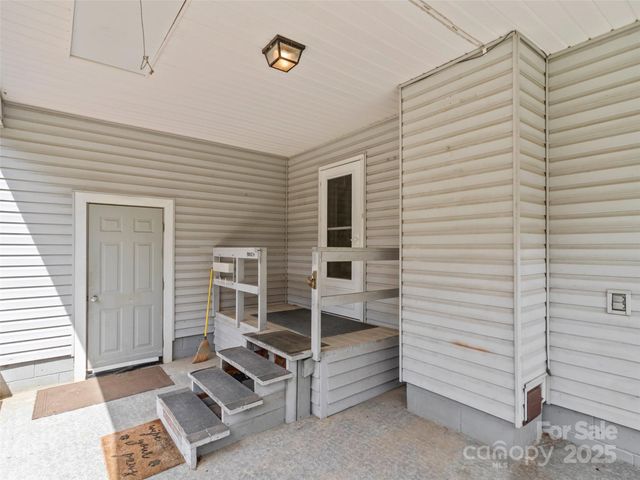 5511 State Hwy 197 S Highway, Burnsville, NC 28714