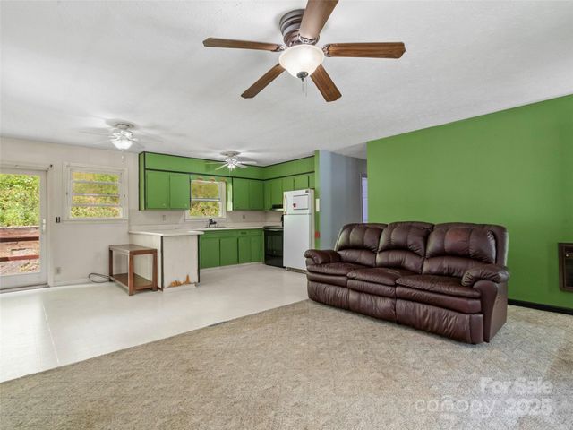 5511 State Hwy 197 S Highway, Burnsville, NC 28714