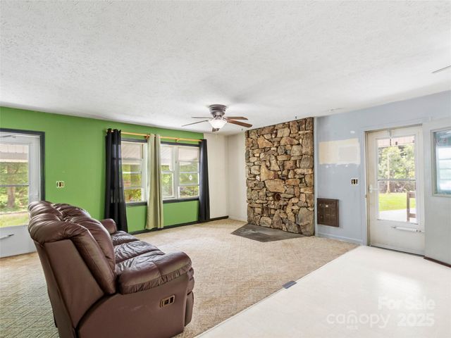 5511 State Hwy 197 S Highway, Burnsville, NC 28714