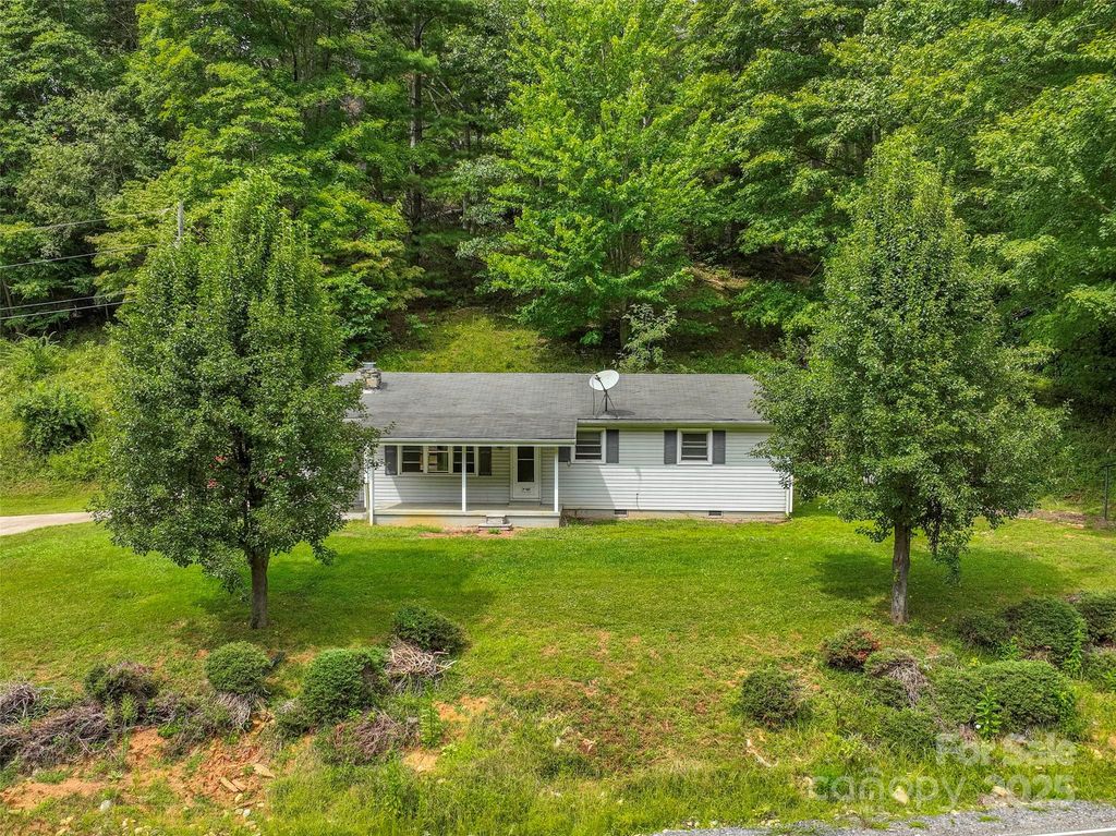 5511 State Hwy 197 S Highway, Burnsville, NC 28714
