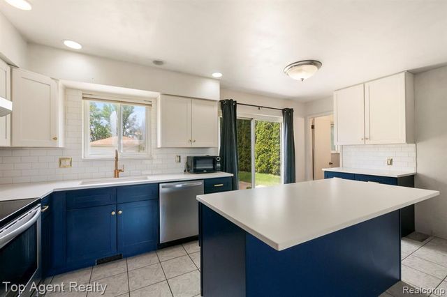 29639 Malvina Drive, Warren, MI 48088