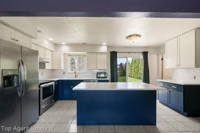 29639 Malvina Drive, Warren, MI 48088