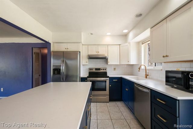 29639 Malvina Drive, Warren, MI 48088
