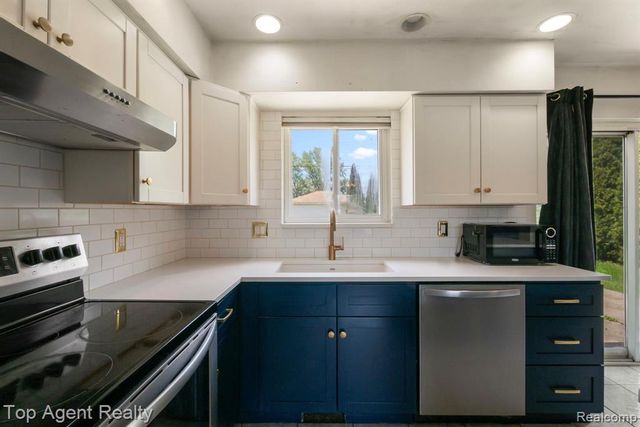 29639 Malvina Drive, Warren, MI 48088