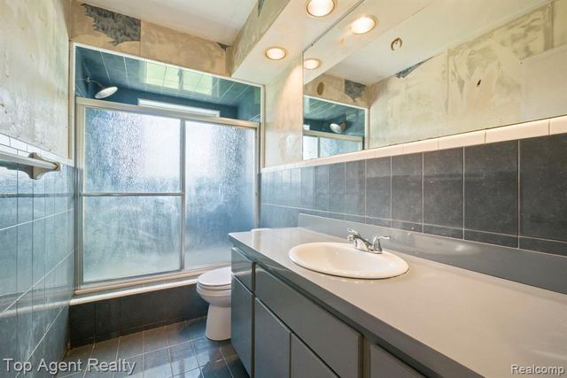 29639 Malvina Drive, Warren, MI 48088