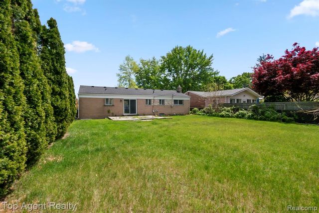 29639 Malvina Drive, Warren, MI 48088