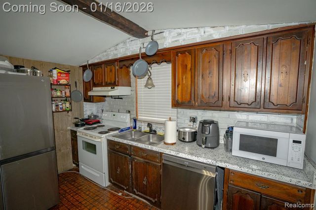 39435 Prentiss Street, Harrison Twp, MI 48045