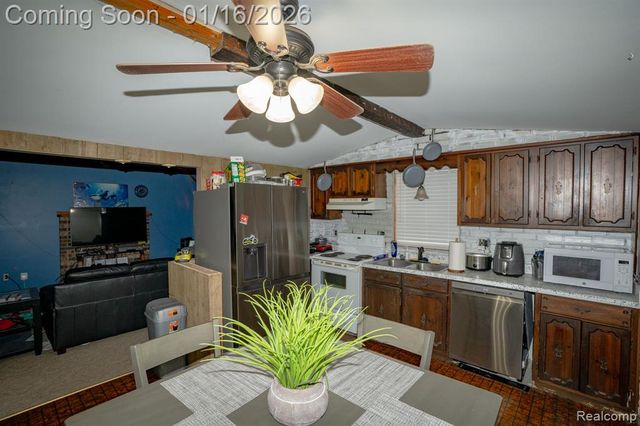 39435 Prentiss Street, Harrison Twp, MI 48045