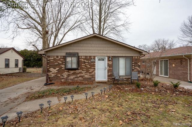 39435 Prentiss Street, Harrison Twp, MI 48045