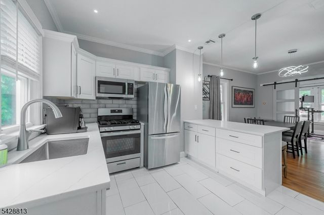 56 Woodside Rd, Maplewood Twp., NJ 07040