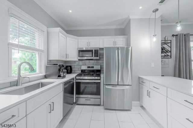 56 Woodside Rd, Maplewood Twp., NJ 07040