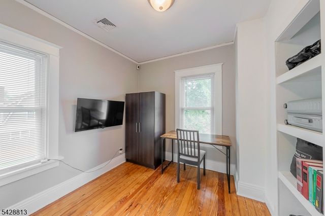 56 Woodside Rd, Maplewood Twp., NJ 07040
