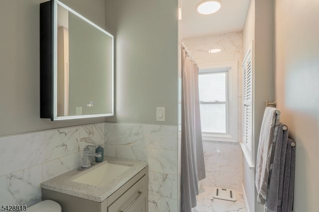56 Woodside Rd, Maplewood Twp., NJ 07040