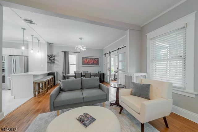 56 Woodside Rd, Maplewood Twp., NJ 07040