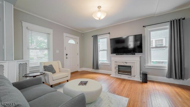 56 Woodside Rd, Maplewood Twp., NJ 07040