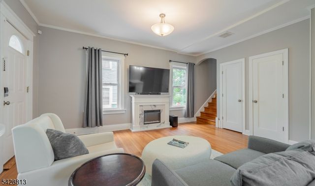 56 Woodside Rd, Maplewood Twp., NJ 07040