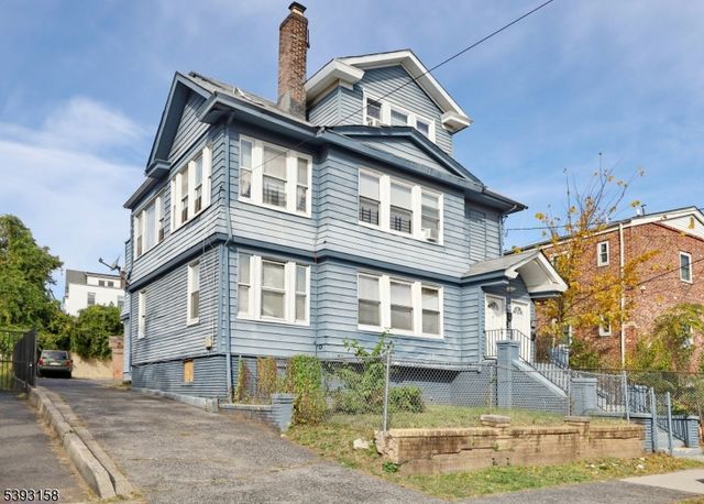 349 Osborne Ter, Newark City, NJ 07112