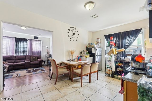 349 Osborne Ter, Newark City, NJ 07112