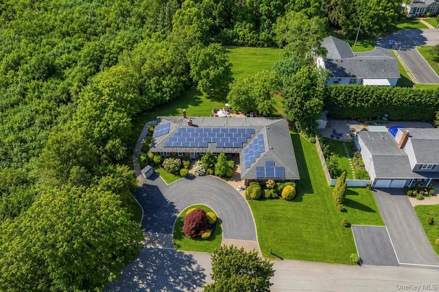 5 Reinhardt Court, Blue Point, NY 11715