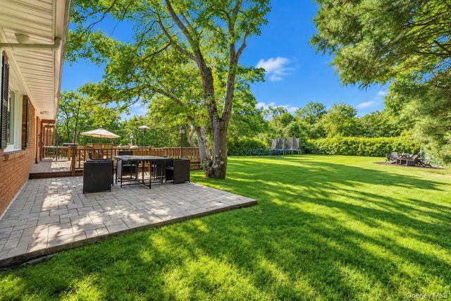 5 Reinhardt Court, Blue Point, NY 11715