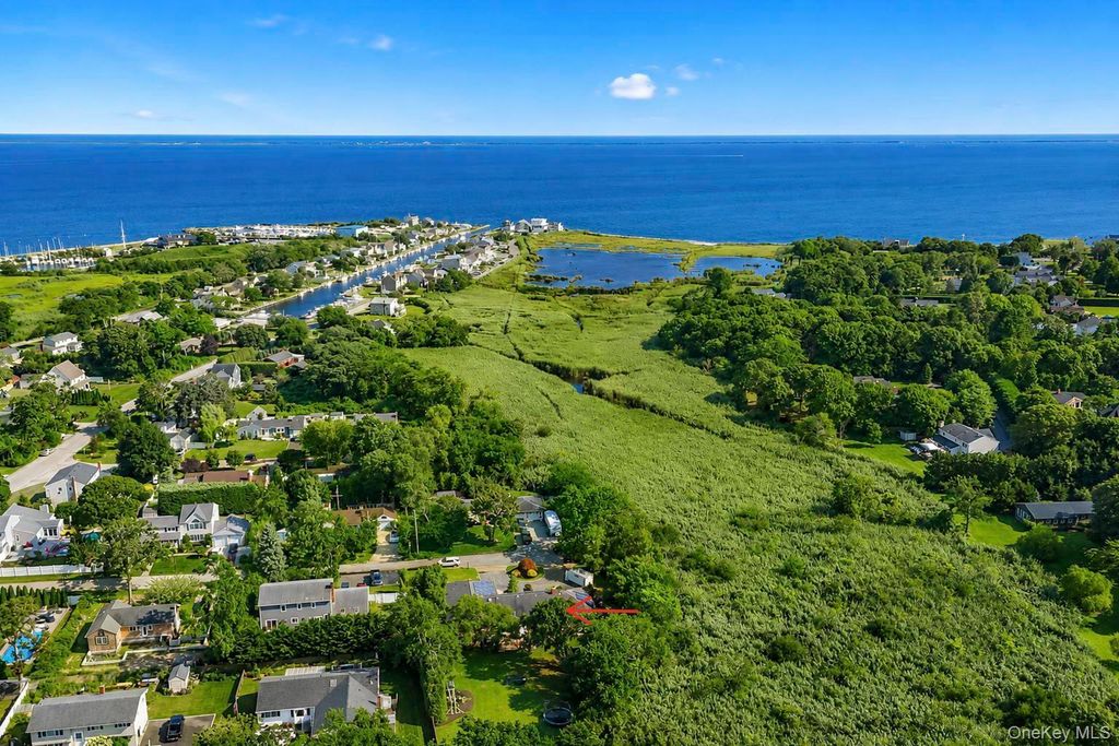 5 Reinhardt Court, Blue Point, NY 11715