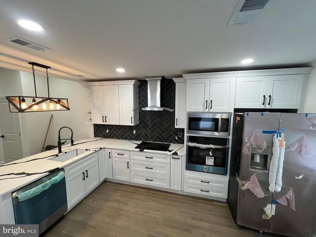 2250 N 2ND ST, Philadelphia, PA 19133