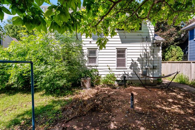 2549 35th Avenue S, Minneapolis, MN 55406