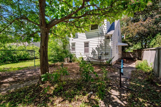 2549 35th Avenue S, Minneapolis, MN 55406