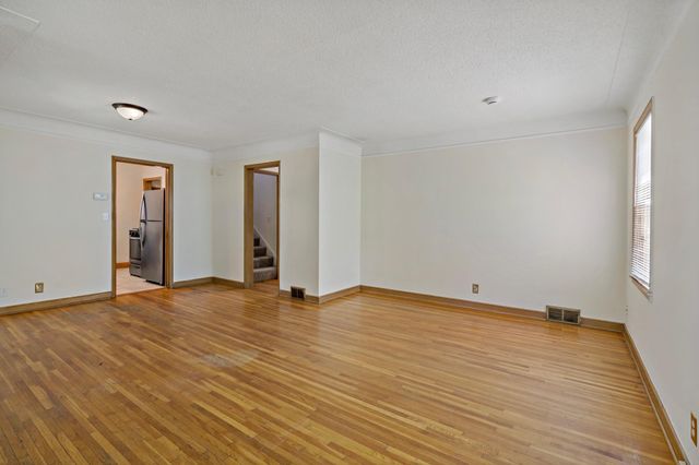 2549 35th Avenue S, Minneapolis, MN 55406