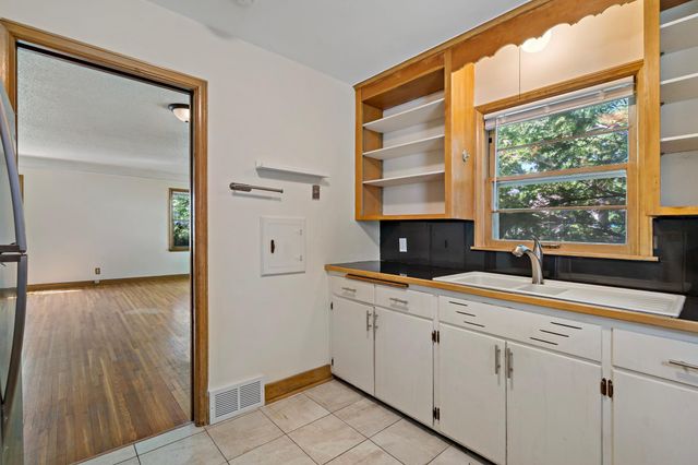 2549 35th Avenue S, Minneapolis, MN 55406