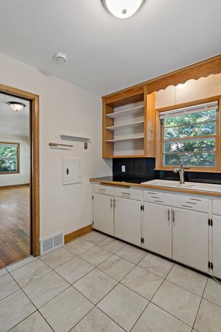 2549 35th Avenue S, Minneapolis, MN 55406