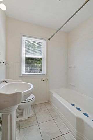 2549 35th Avenue S, Minneapolis, MN 55406
