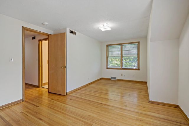 2549 35th Avenue S, Minneapolis, MN 55406