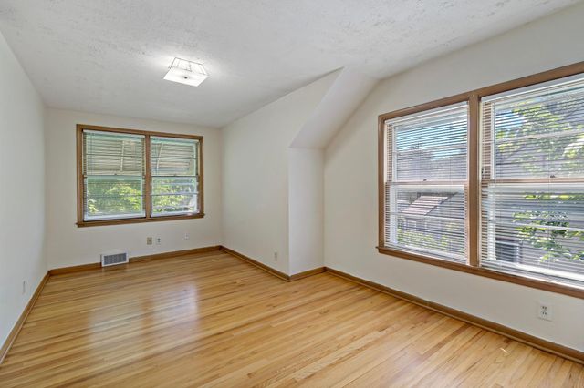 2549 35th Avenue S, Minneapolis, MN 55406