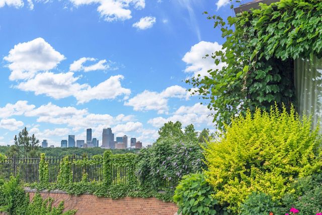 2549 35th Avenue S, Minneapolis, MN 55406