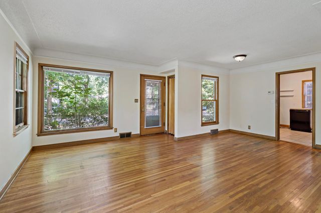 2549 35th Avenue S, Minneapolis, MN 55406