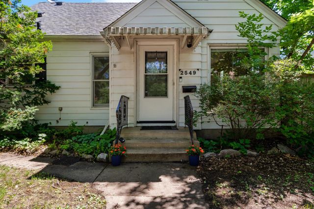 2549 35th Avenue S, Minneapolis, MN 55406