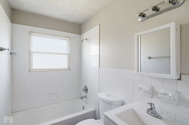 3750 E 77th Street, Indianapolis, IN 46240