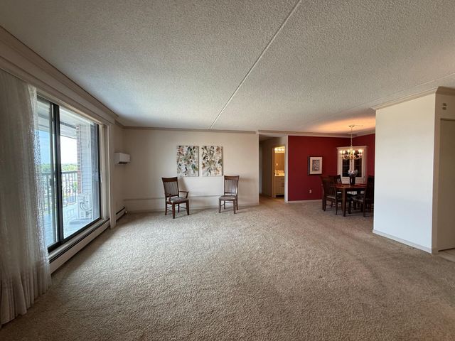 2601 Kenzie Terrace 528, Saint Anthony, MN 55418