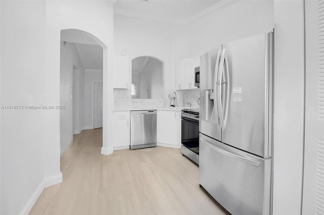 2125 NW 77th Way 203, Pembroke Pines, FL 33024