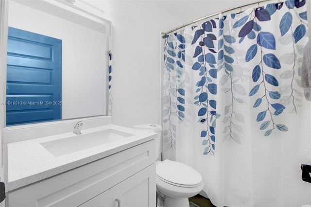 2125 NW 77th Way 203, Pembroke Pines, FL 33024