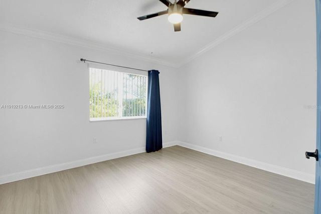 2125 NW 77th Way 203, Pembroke Pines, FL 33024